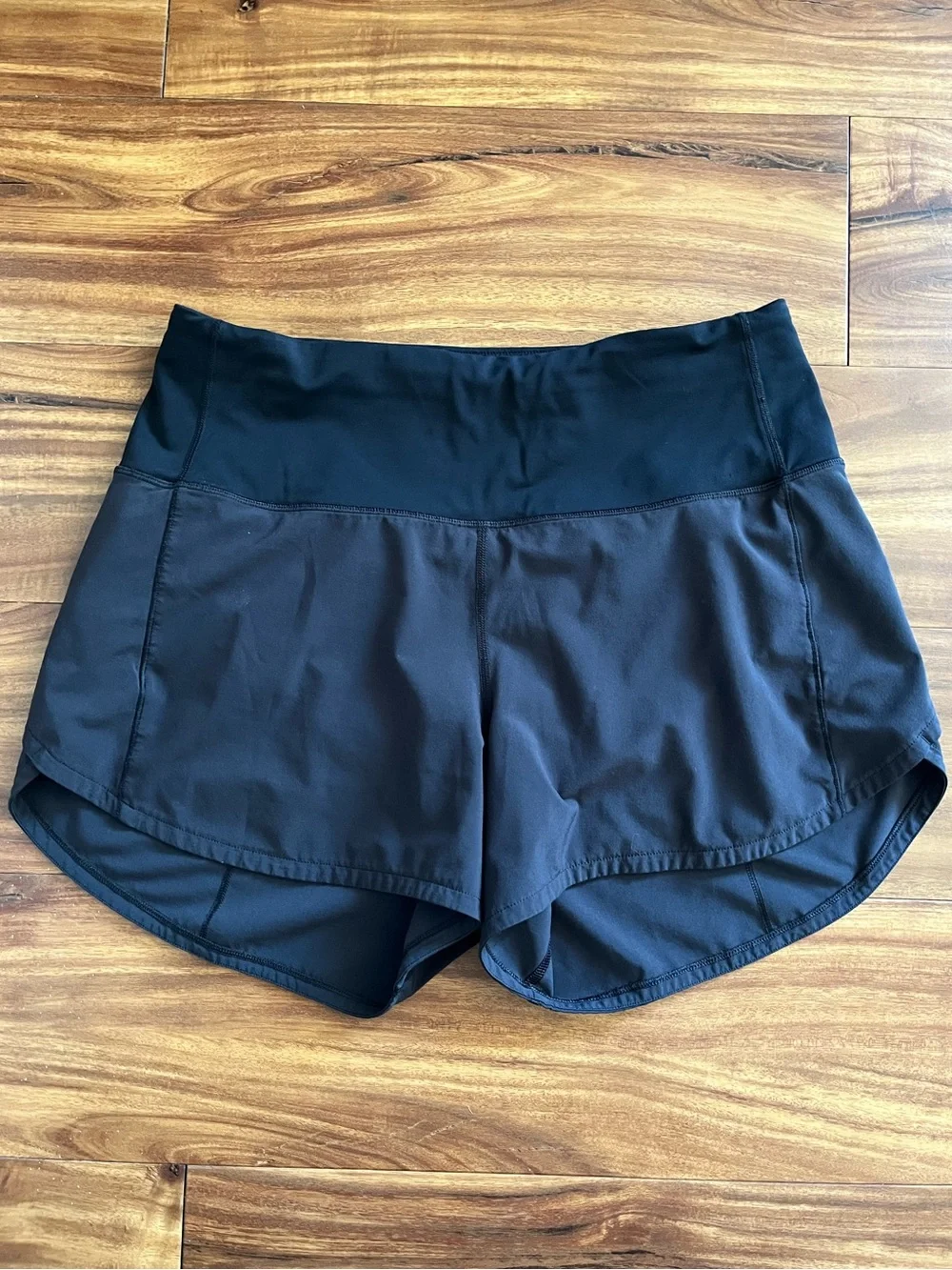 Lululemon Speed Up Shorts - Picture 1 of 8